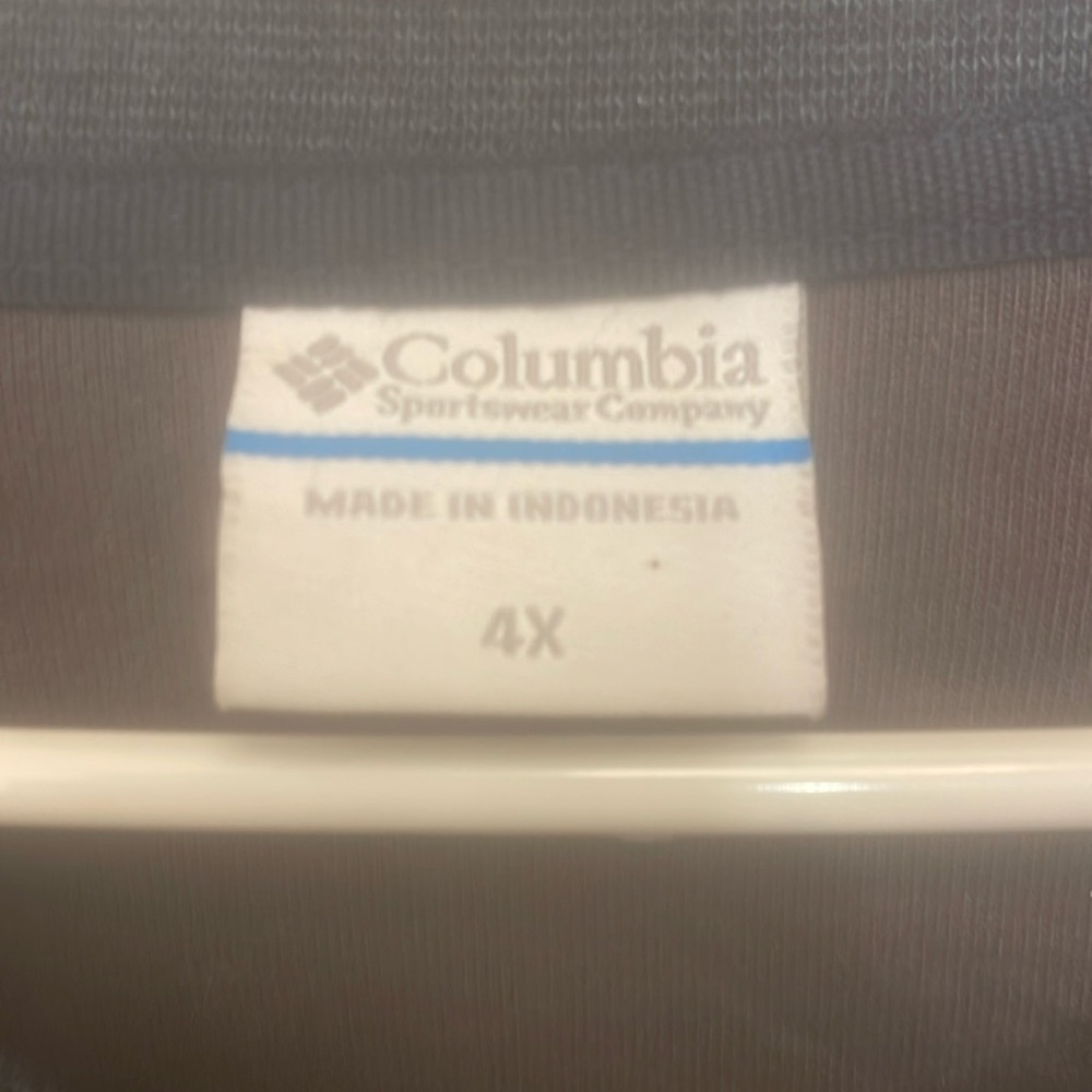 Columbia pull over sweat shirt like new